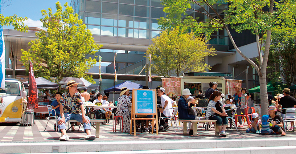 タジミサンデーマーケットの様子